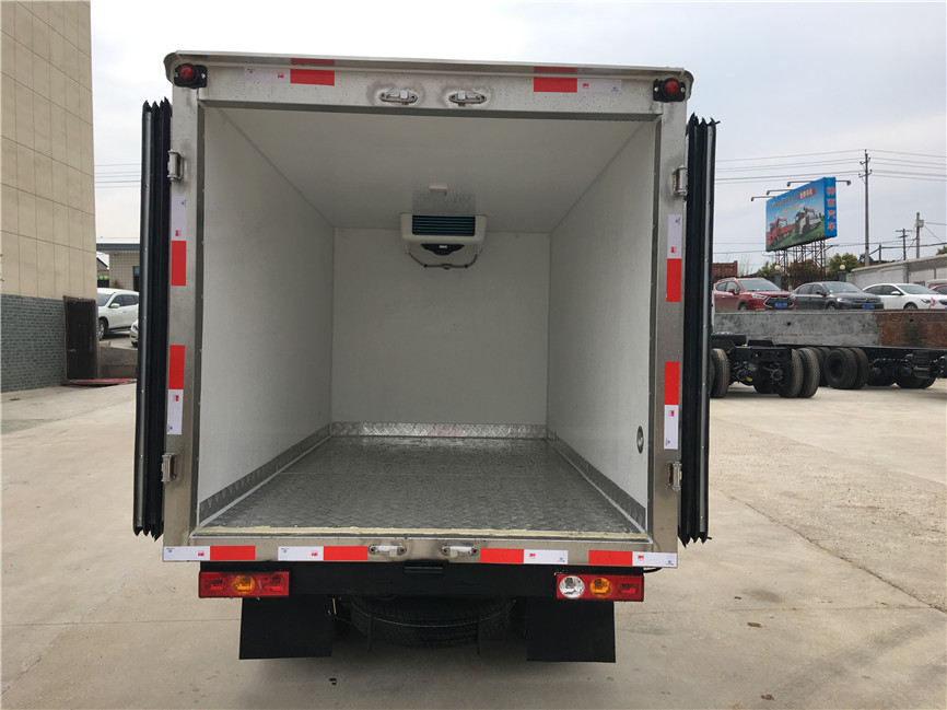 福田馭菱后雙輪 2.9米冷藏車(chē)