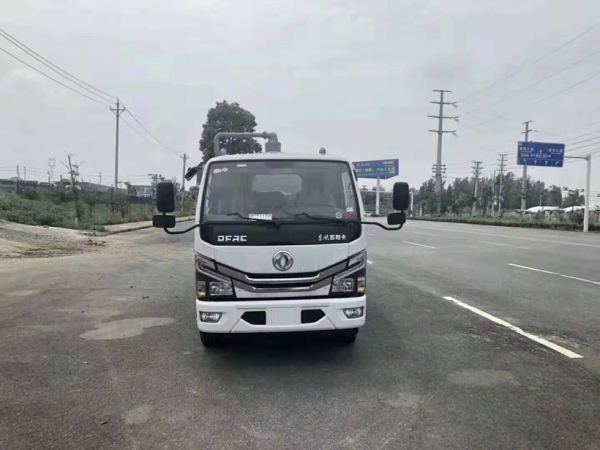 東風(fēng)國(guó)六多利卡D6清洗吸污車