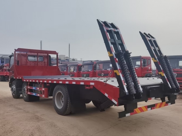 （國六）福田瑞沃小三軸平板運(yùn)輸車