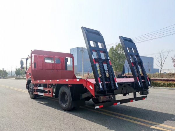 國(guó)六福田3900軸距單橋平板運(yùn)輸車