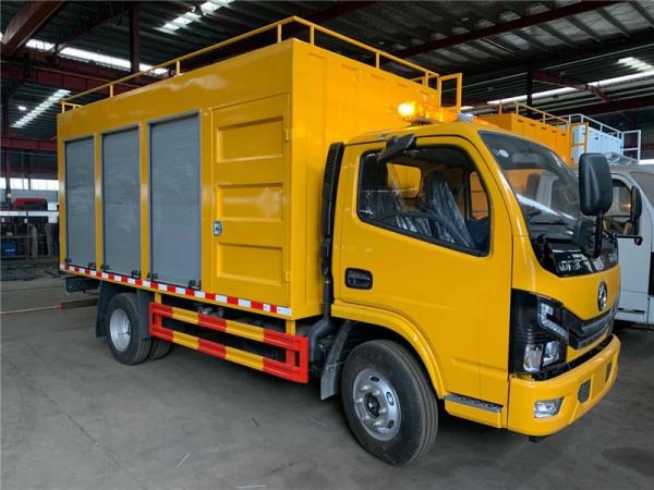 東風小多利卡6方污水處理車，凈化車